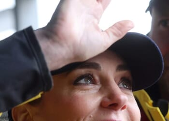 Perhaps the most unusual aspect of Kate's hands is that her middle finger is almost the same length as her index and ring fingers; most people's are noticeably longer