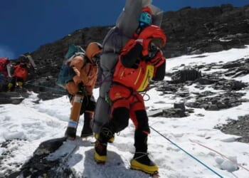 Everest mountain guides 'secretly poisoned climbers to trigger costly helicopter rescues as part of £15m insurance scam’