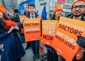 Junior doctors defy Starmer's 48-hour ultimatum and confirm strikes WILL go ahead in fresh blow