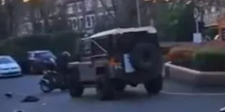 Moment hero Land Rover driver collides with 'machete-wielding thief' in Sainsbury's car park