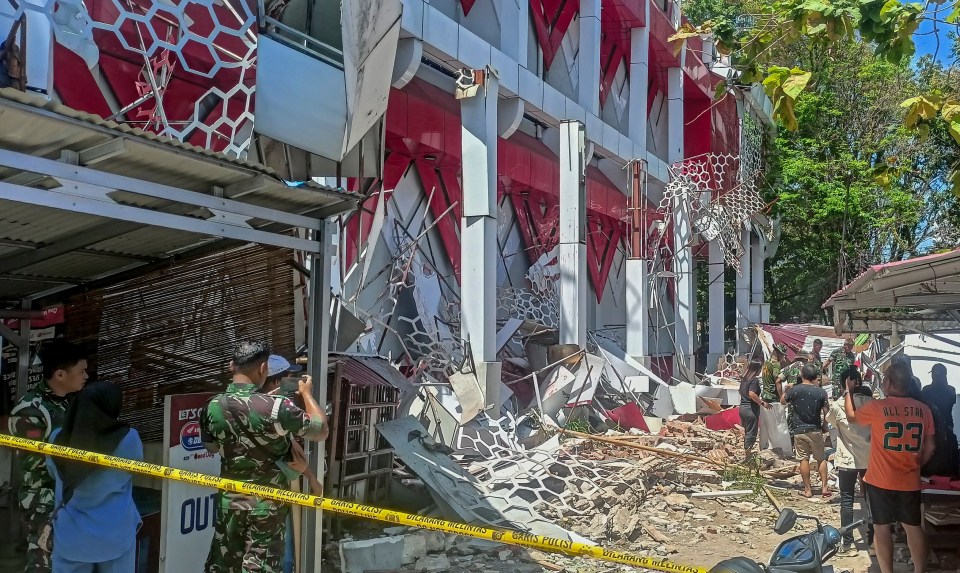 Earthquake in Sulawesi triggers tsunami warning