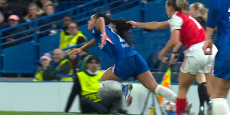 Arsenal star gets away with pulling Chelsea rival's HAIR in major scandal that sees Blues manager sent off