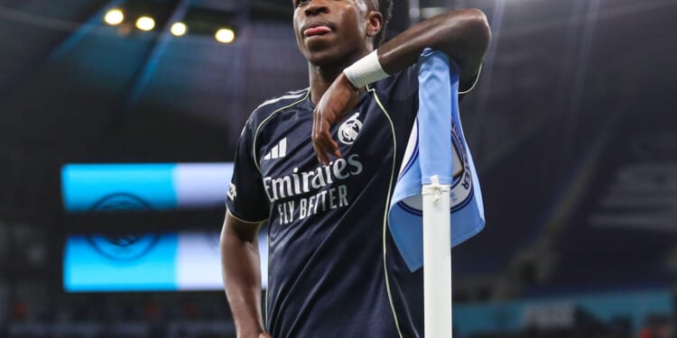 Date, kick-off time, live stream, TV channel, injuries and stats for Champions League tie