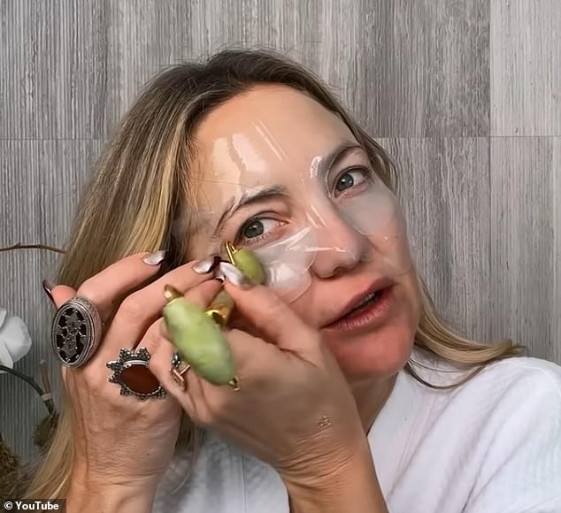 According to Marie Claire, she likes to do it 'at night, but I don't steam every day. I don't think that's good for your skin. I steam maybe two, three times a week'