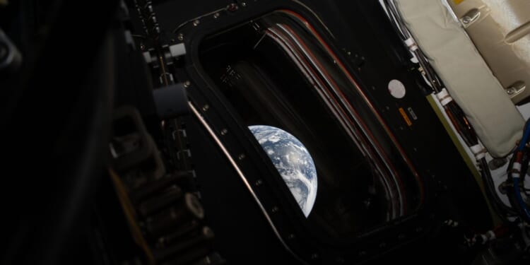 Jaw-dropping pictures taken of Earth by Artemis II crew en route to Moon