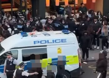 Security guards should be given batons and pepper spray to fight off feral youths after Clapham chaos, says Iceland boss