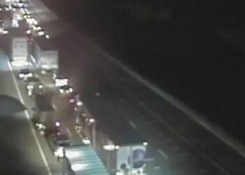 M25 closed in both directions after serious crash as traffic grinds to a halt sparking Easter getaway chaos