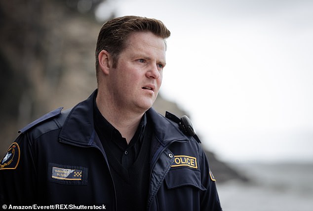 The show also stars Tom Ballard as officer Sven Alderman