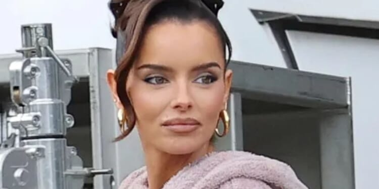 Stunning Maura Higgins wraps up in a pink dressing gown as she films new advert in London