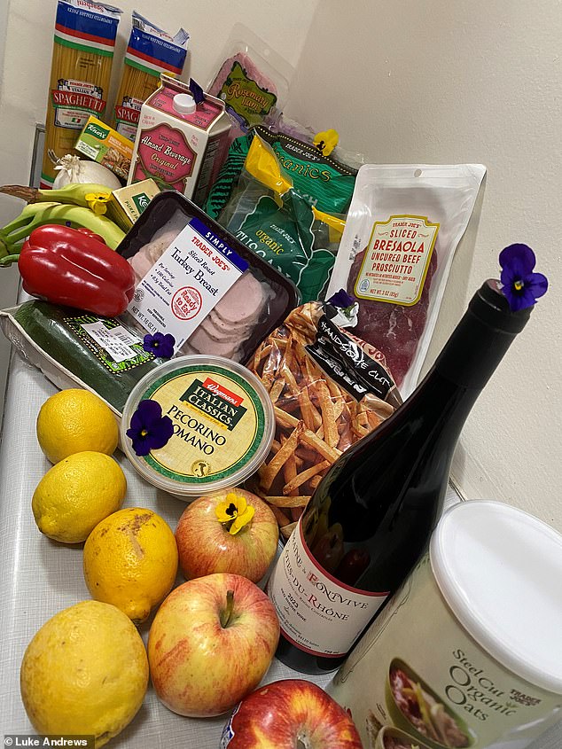 The above shows a Markle grocery haul for four days' worth of food. I added violas for decoration to this image. Markle also eats fish. I didn't include it above as I didn't want to carry fish around in my bag for lunch, swapping it out instead for chicken breast or ham