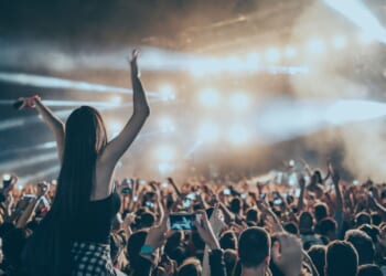 Huge US band forced to cancel rest of their tour as they reveal singer's health battle