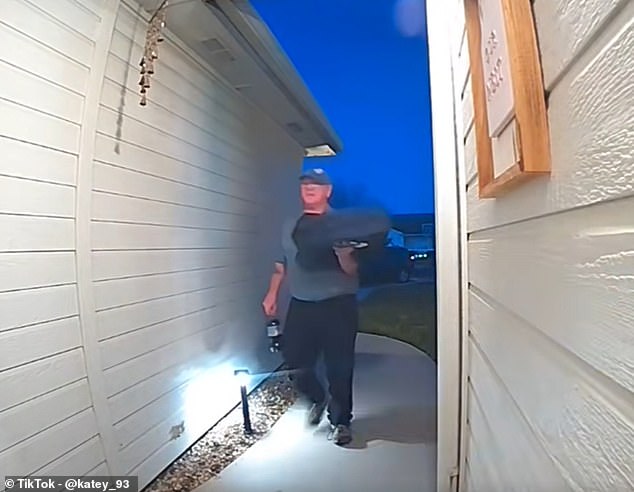 Simpson revealed that he¿s been working as a driver with the restaurant as a second job for 14 years