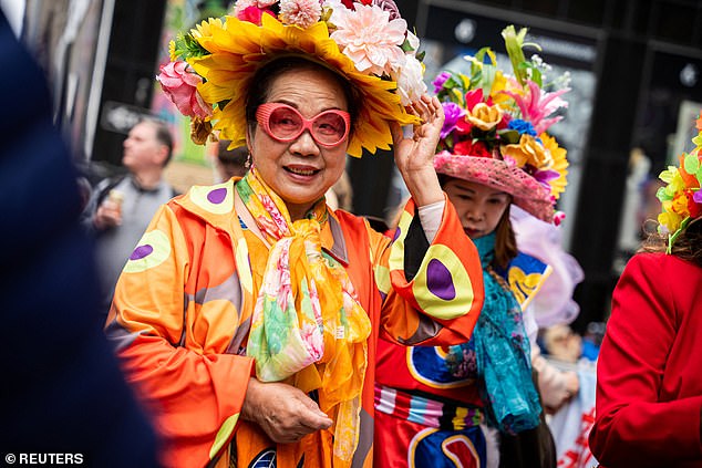 The informal parade requires no tickets and has no formal procession, but simply invites people to walk along the route in their Sunday best or creative themed outfits