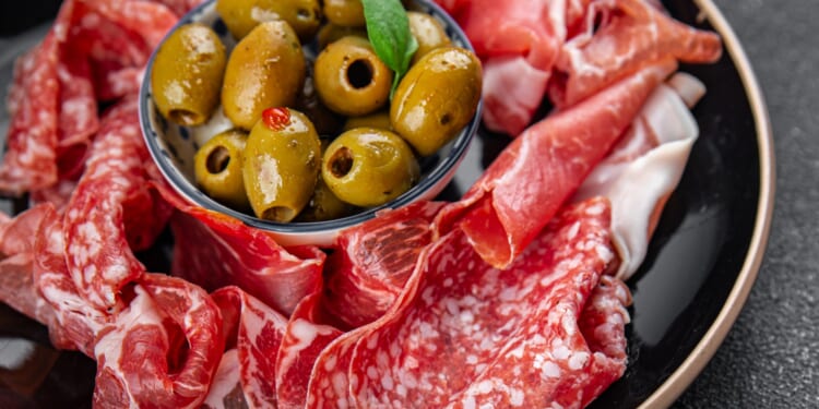 Tesco urgently recalls popular meat product due to 'deadly bacteria' telling shoppers ‘do not eat’