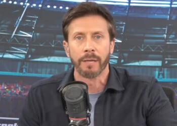 England commentator heartbreakingly reveals dad has died live on air as he bravely returns to work days later