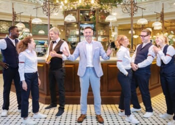 First Dates restaurant slammed by food inspectors after they find kitchen riddled with mould