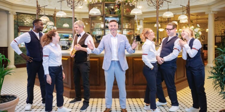 First Dates restaurant slammed by food inspectors after they find kitchen riddled with mould