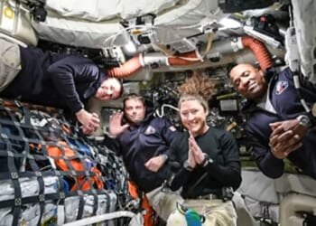 Artemis astronauts go dark as they pass behind the Moon