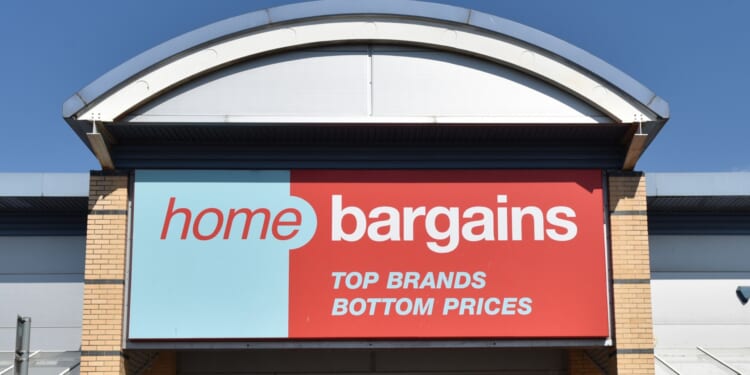 Bathe your pathways in a gorgeous golden glow with £10 Home Bargains buy