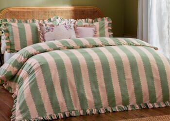 ‘Gorgeous’ and ‘soft’ spring bedding set slashed from £47 to £18.99 adds a pop of colour to the bedroom