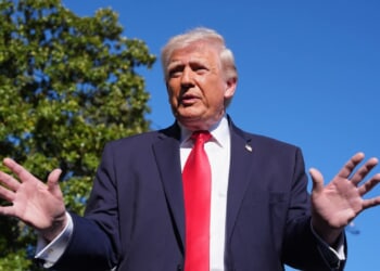 US Navy will BLOCKADE Strait of Hormuz, Trump says