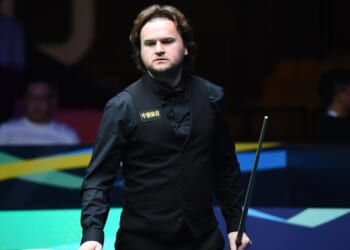 English outsider practicing daily on Ronnie O'Sullivan's old table in preparation for World Snooker Championship