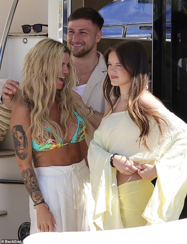 Kerry beamed as she posed fro a snap alongside her lookalike daughter Heidi