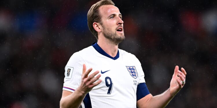 'Fundamental problems' - England sent concerning Harry Kane injury warning by Bayern Munich president ahead of World Cup