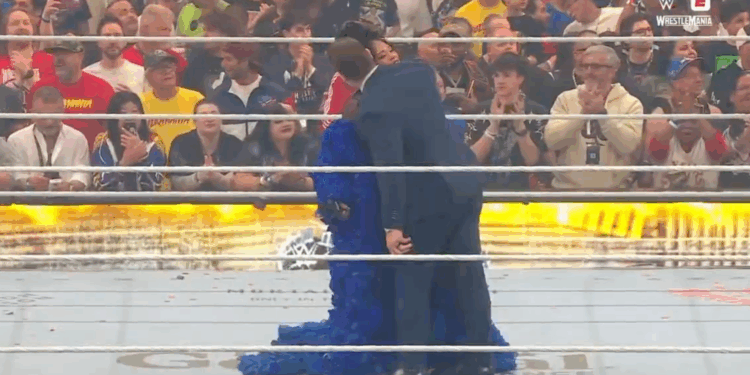 Bianca Belair announces pregnancy at WrestleMania 42