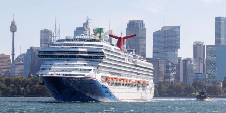 Passenger ‘jumps overboard’ from Carnival Splendor cruise ship hours after woman on same boat dies on snorkelling trip