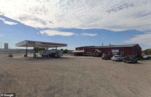 Lizette had stopped at The Ole' Mercantile Conoco gas station, where she said she first noticed the mysterious vehicle