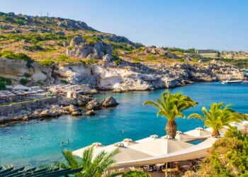 Greece SCRAPS dreaded EES airport tests for Brits after seeing 3-hour queues and missed flights