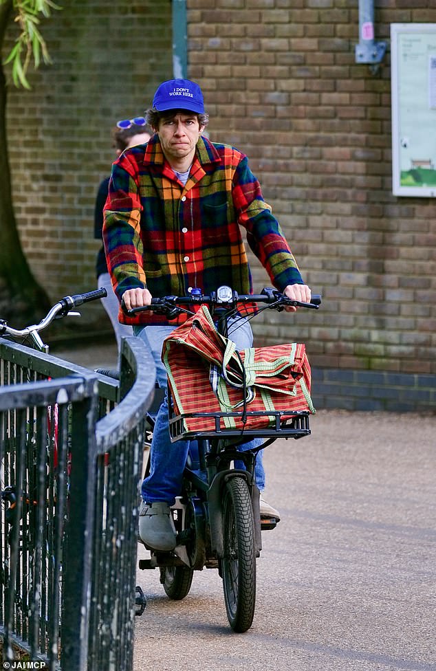 James, former vocalist of pop band Klaxons, was spotted without the gold band that has adorned his ring finger since the couple's 2013 South of France wedding