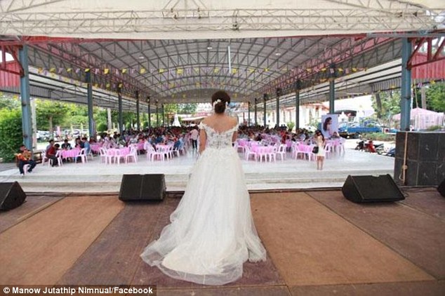 Manow Jutathip Nimnual was set to marry her husband-to-be Phakin Junjerm - but was left stranded alone at the altar in front of their family and friends