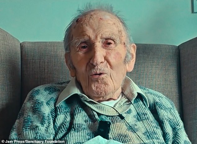 The wartime hero's family said he was the oldest man in Worcestershire and the third oldest in all of the United Kingdom