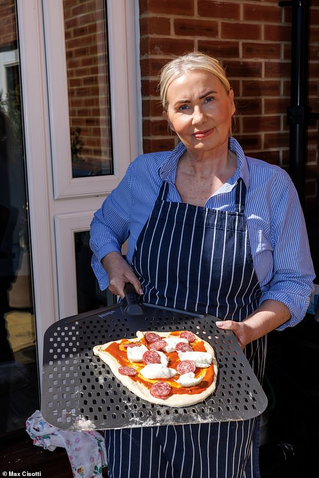 It's easy to make pizza on the Ninja FlexFlame too