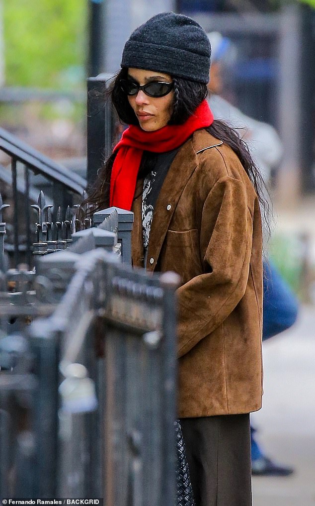 Kravitz later revealed that she had been channeling the pain of her divorce into her music while working on a solo album with producer Jack Antonoff