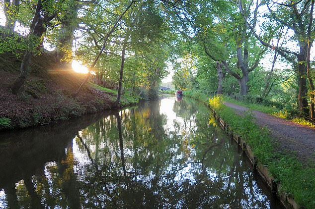 Brecon Canal is a leisure route, popular for walking, cycling and narrowboat trips