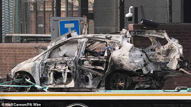 A car bomb attack outside a Belfast police station which aimed to kill officers is thought to be the work of the New IRA, police have said