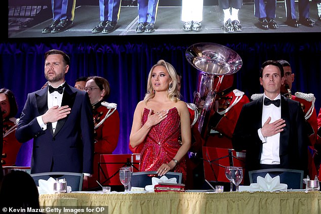 Kimmel did not address that mentalist and White House Correspondents' Dinner host Oz Pearlman (pictured right) had pulled out of appearing on his show Monday, to be replaced by Pod Save America co-host Jon Lovett