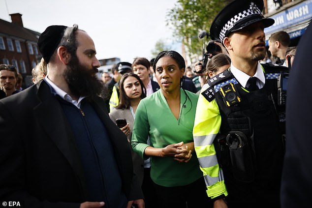 Tory leader Kemi Badenoch meets members of the local Jewish community