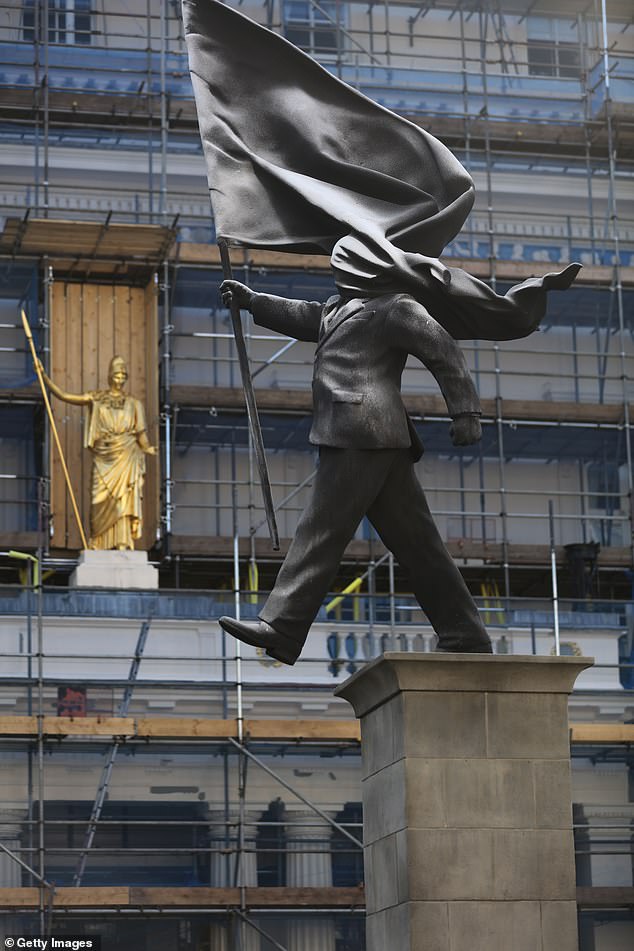 The statue was also positioned directly in front of a golden Athena statue along the Pall Mall