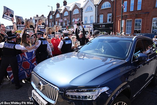 Sir Keir Starmer was heckled in Golders Green as he arrived along with a convoy of cars on Thursday