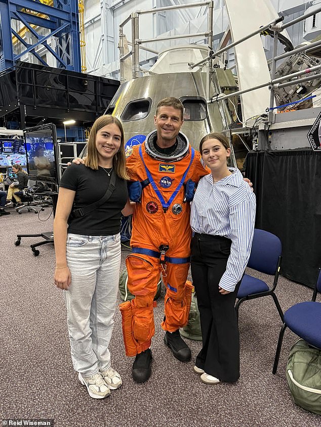 Reid Wiseman, commander of Artemis II, is a single parent to his daughters Ellie and Katherine. They lost their mother, Carroll, in 2020 to cancer