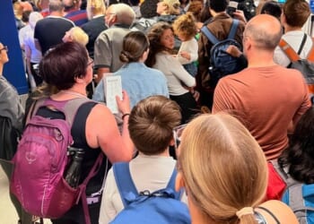 Passengers left behind in Milan Linate airport yesterday due to border control chaos