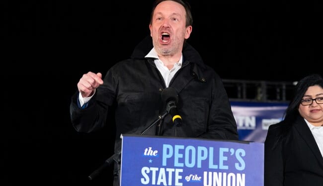 Chris Murphy Doubles Down on Defending Iranian Propaganda – HotAir