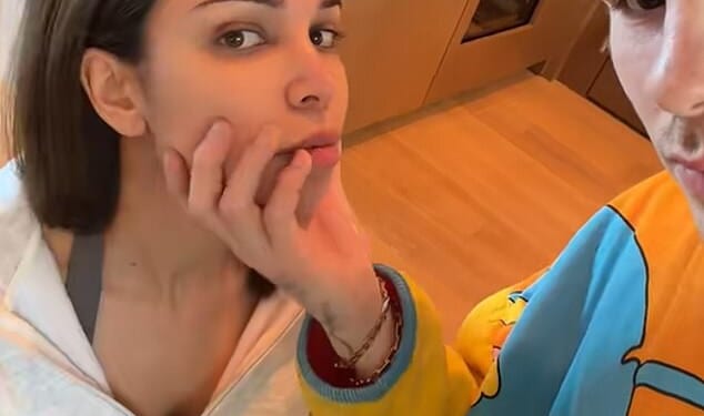 Cruz Beckham appeared to take another dig at his estranged brother Brooklyn as he whipped up pancakes for girlfriend Jackie Apostel in a new TikTok video