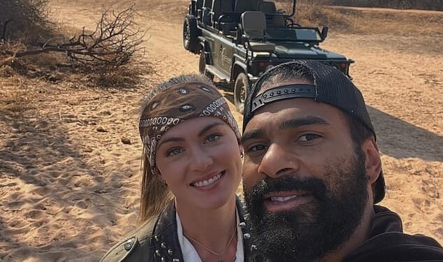 David Haye¿s girlfriend shared a smiling selfie with the boxer on Saturday as they brushed off the bullying drama surrounding the tense I'm A Celebrity finale