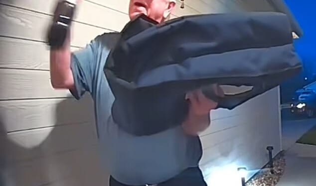 Domino's delivery driver Dan Simpson, 68, took a second trip to a grocery store to get Diet Cokes for a couple after the restaurant ran out