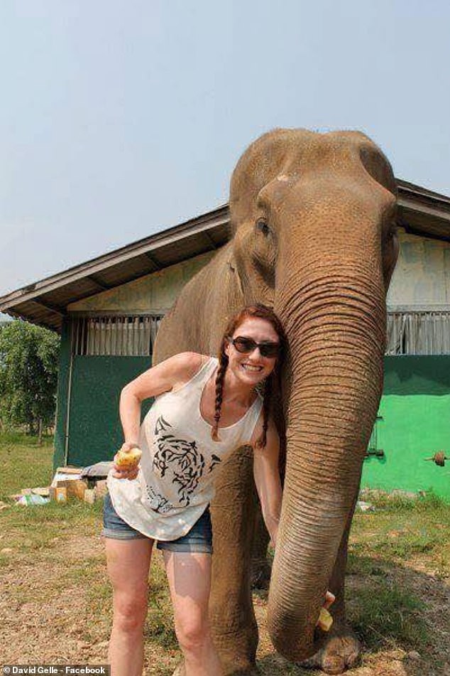 Her husband Dave shared emotional tributes, calling her a ¿superhero¿ and saying her death left ¿a hole in my universe¿